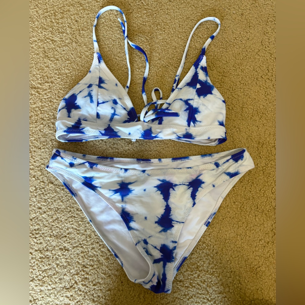 Cupshe Blue and White Tie-Dye Bikini